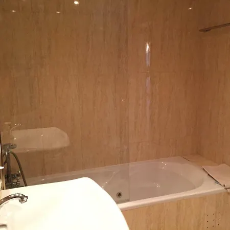 Centro De Moderno Y Confortable 150 M2. Completamente Equipado. Vut Le 84 Διαμέρισμα León